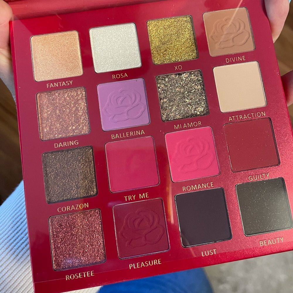 BeBella Shades of Roses Eyeshadow Pallet